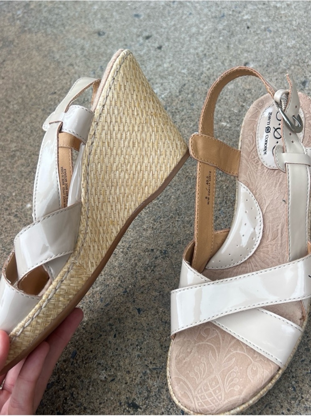 b.o.c. Cream Patent Leather Espadrille Platform Wedge Sandals Size 9 Y2K Vintage